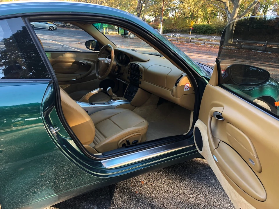 2001 Porsche 996 Carrera 4 - Image 5 of 31