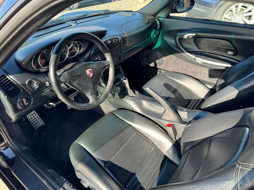 2001 Porsche 996 Carrera 4 - Image 7 of 12