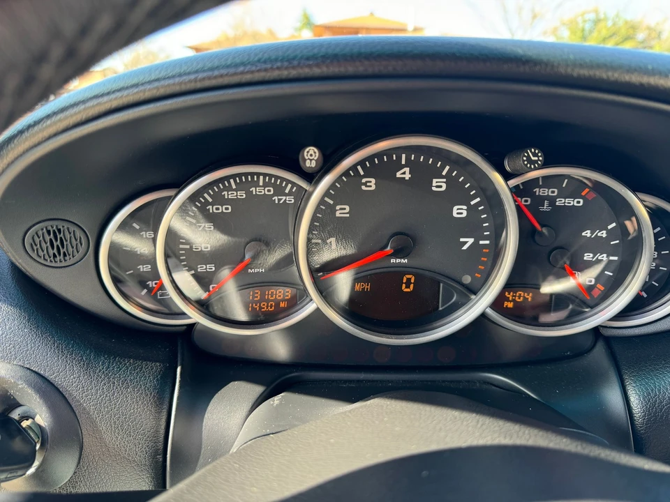 2001 Porsche 996 Carrera 4 - Image 9 of 12