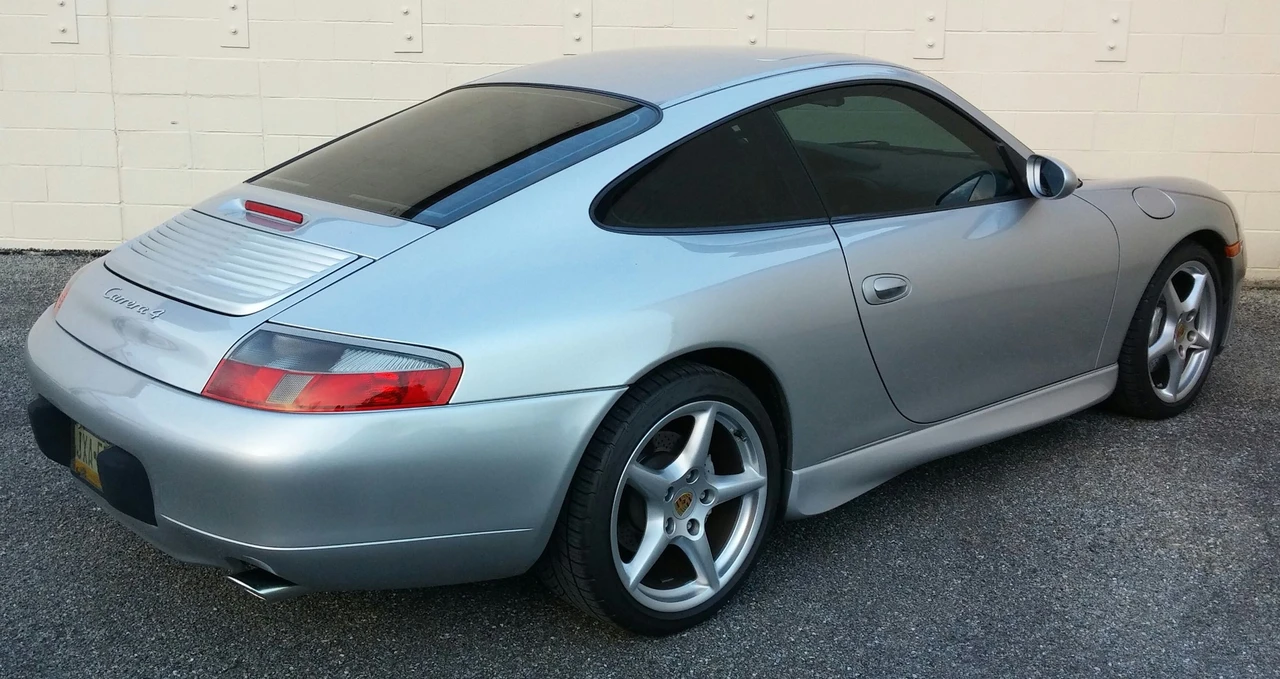 2001 Porsche 996 Carrera - Image 12 of 31