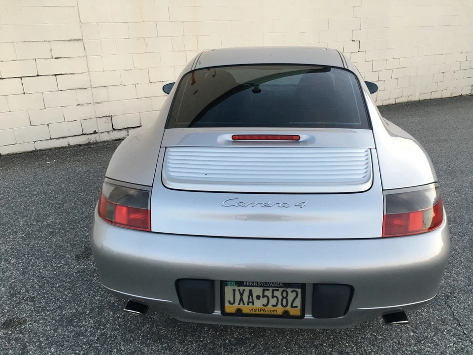 2001 Porsche 996 Carrera - Image 10 of 31