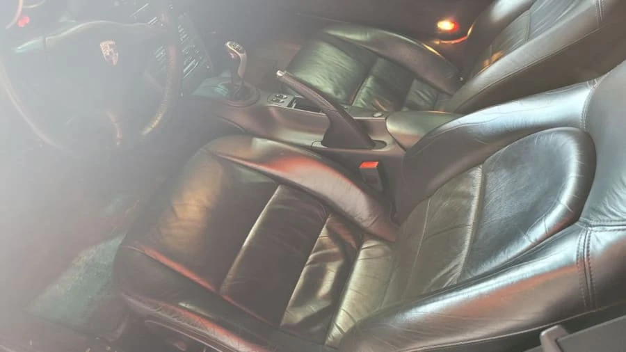 2001 Porsche 996 Carrera 4 - Image 3 of 10