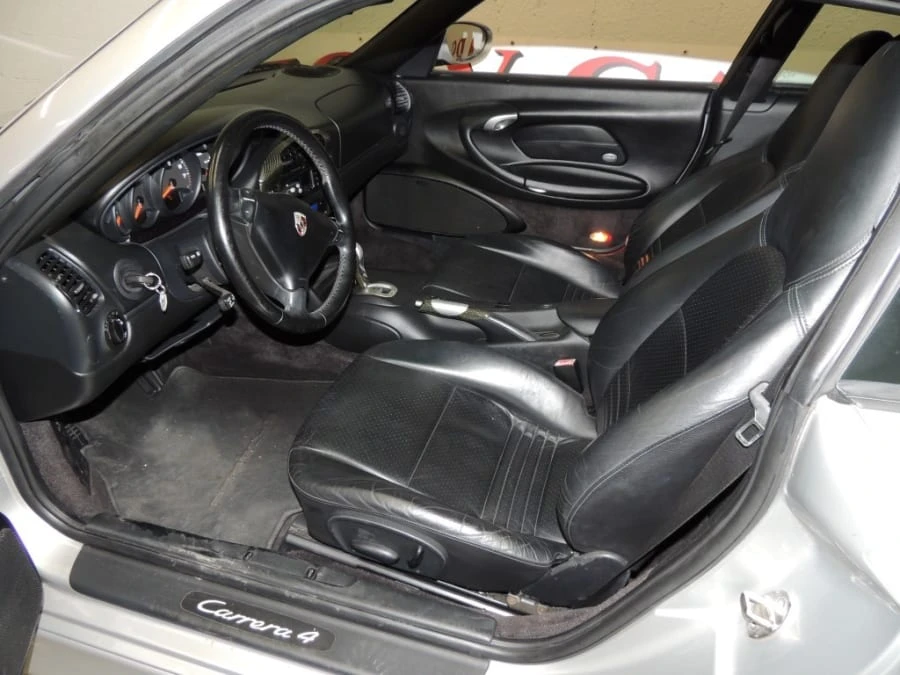 2001 Porsche 996 Carrera 4 - Image 4 of 12