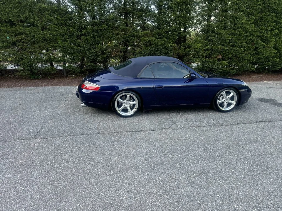 2001 Porsche 996 Carrera 4 - Image 12 of 21