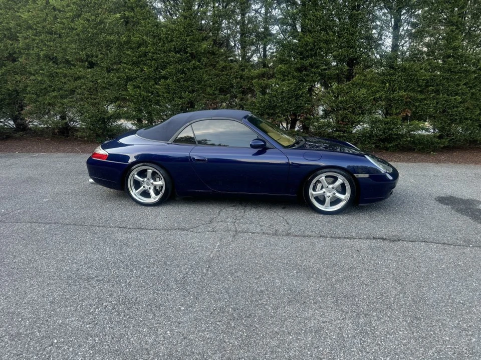 2001 Porsche 996 Carrera 4 - Image 10 of 21