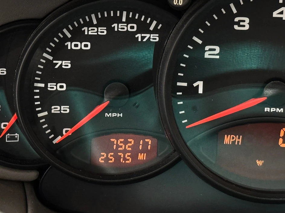 2001 Porsche 996 Carrera 4 - Image 17 of 31