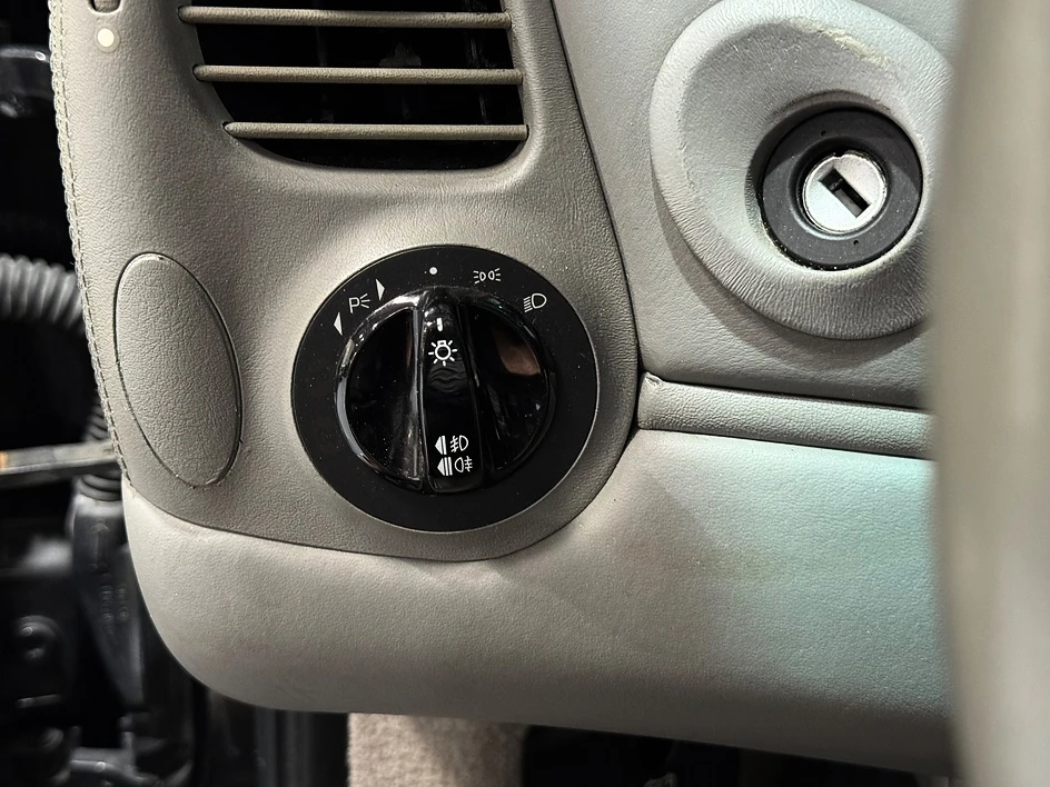2001 Porsche 996 Carrera 4 - Image 21 of 31