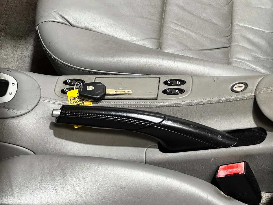 2001 Porsche 996 Carrera 4 - Image 19 of 31