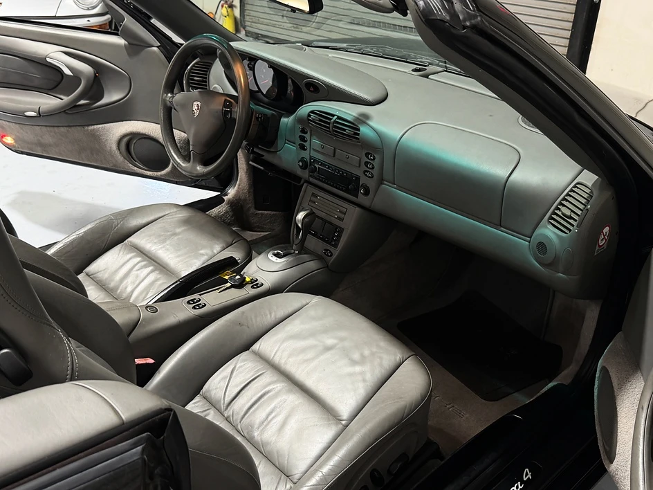 2001 Porsche 996 Carrera 4 - Image 25 of 31