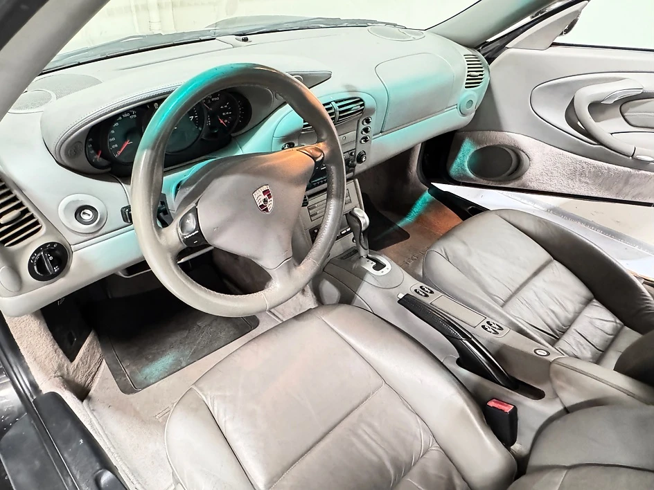 2001 Porsche 996 Carrera 4 - Image 14 of 31