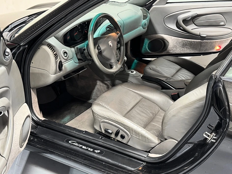 2001 Porsche 996 Carrera 4 - Image 10 of 31