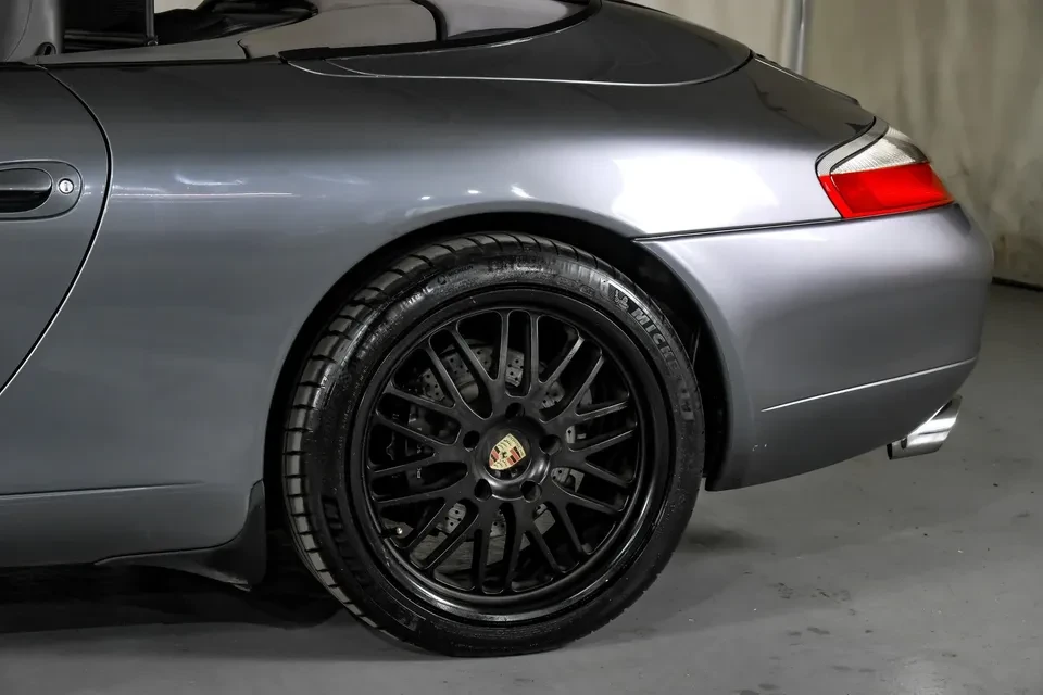 2001 Porsche 996 Carrera - Image 11 of 18