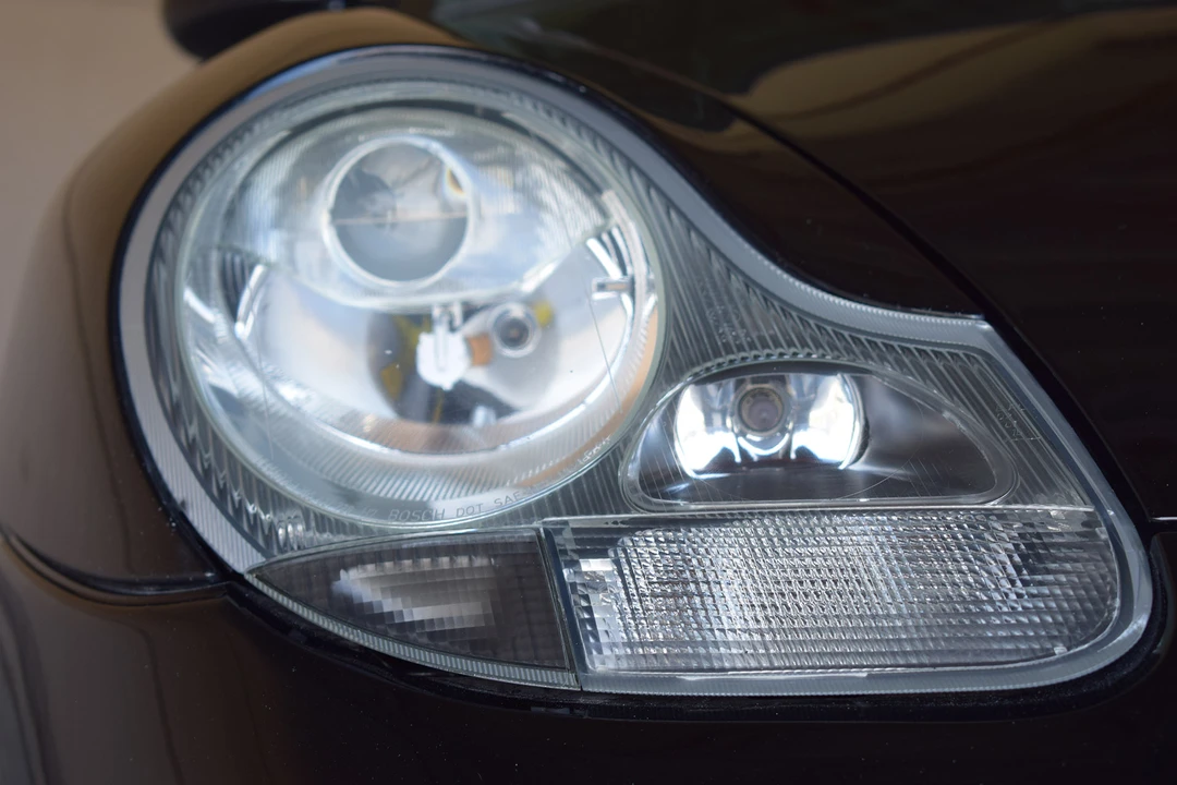 2001 Porsche 996 Carrera - Image 21 of 31