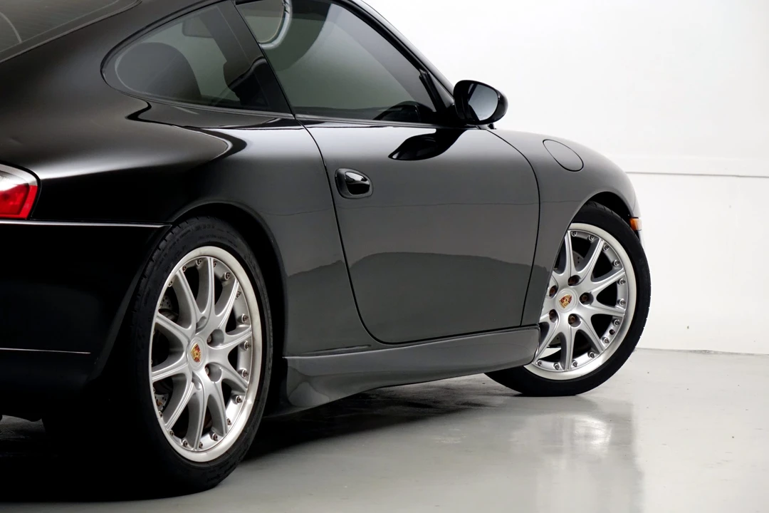 2001 Porsche 996 Carrera - Image 26 of 31