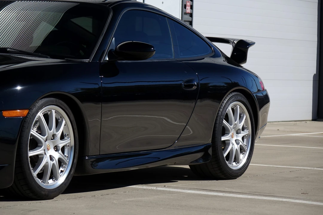 2001 Porsche 996 Carrera - Image 19 of 31