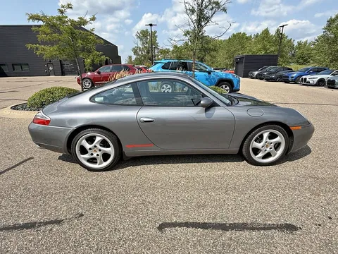 2001 Porsche 911 Carrera (996)