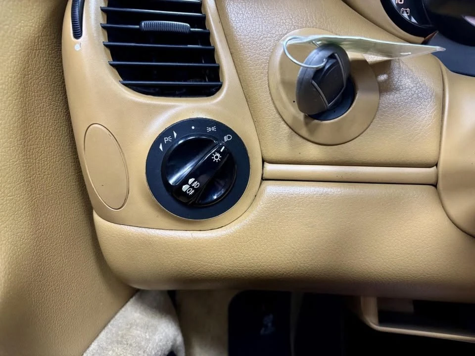 2001 Porsche 996 Carrera - Image 18 of 20