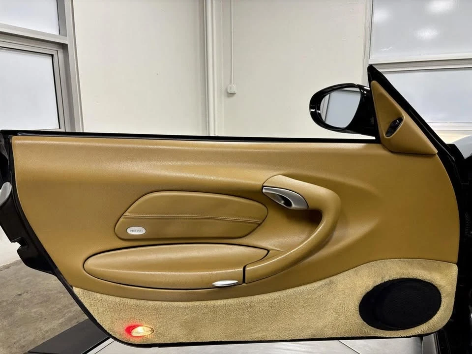 2001 Porsche 996 Carrera - Image 12 of 20