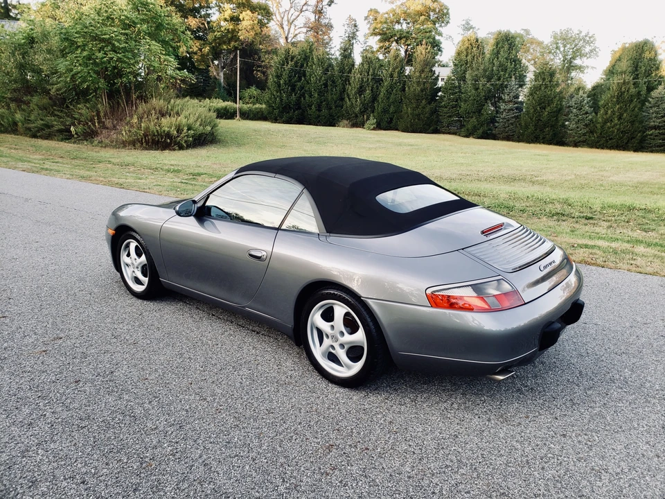2001 Porsche 996 Carrera - Image 10 of 31