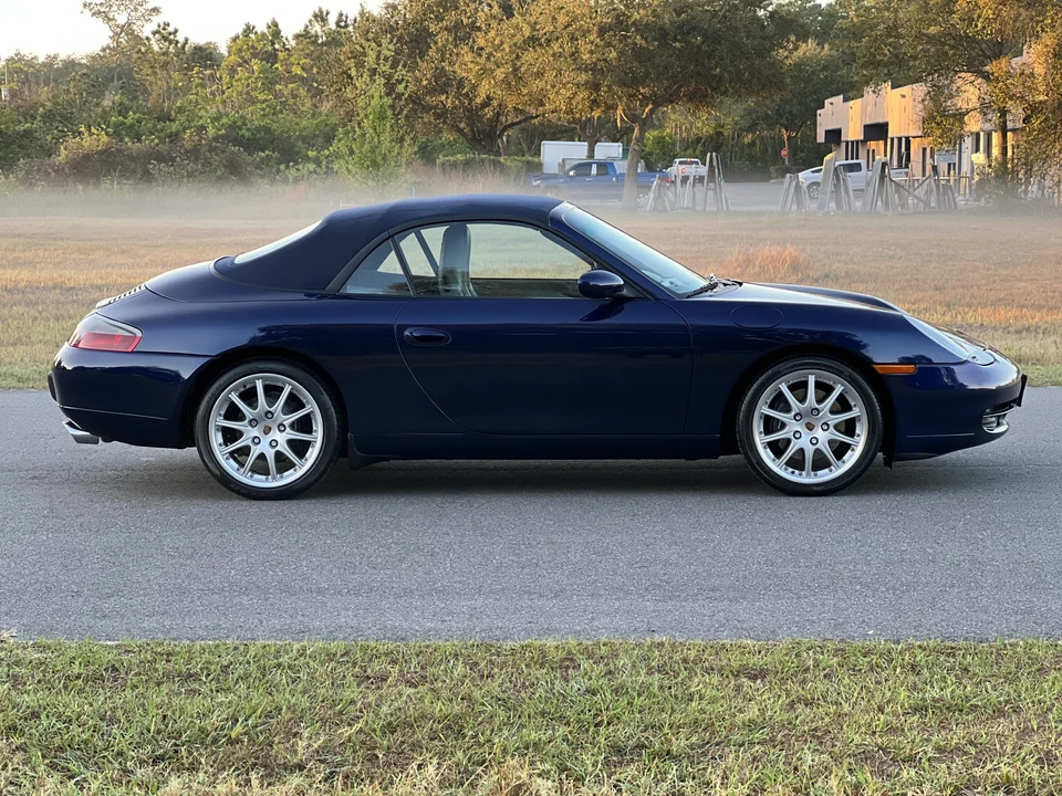 2001 Porsche 996 Carrera - Image 25 of 31