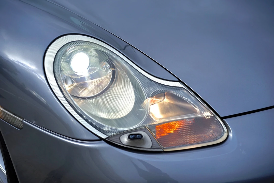 2001 Porsche 996 Carrera - Image 27 of 31