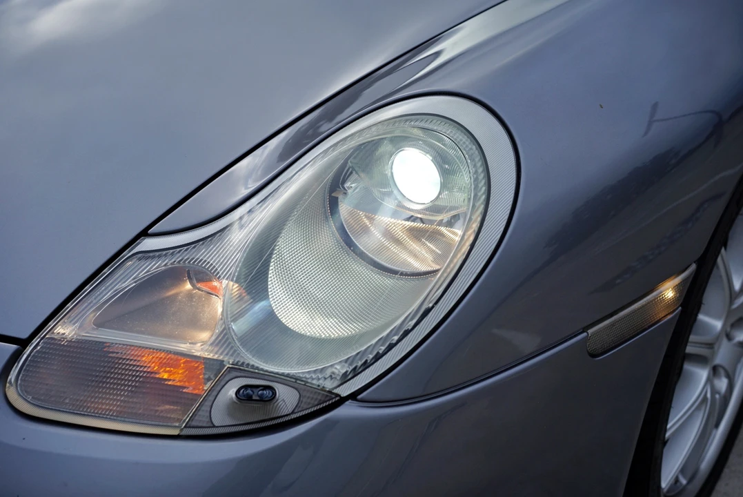 2001 Porsche 996 Carrera - Image 28 of 31