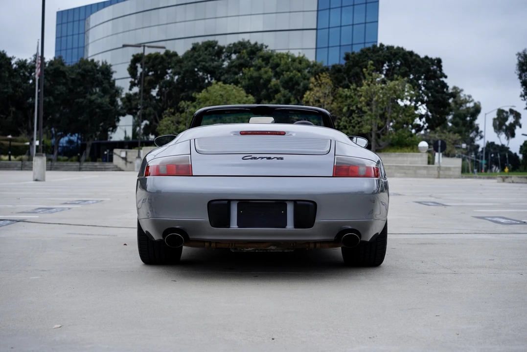 2001 Porsche 996 Carrera - Image 10 of 31