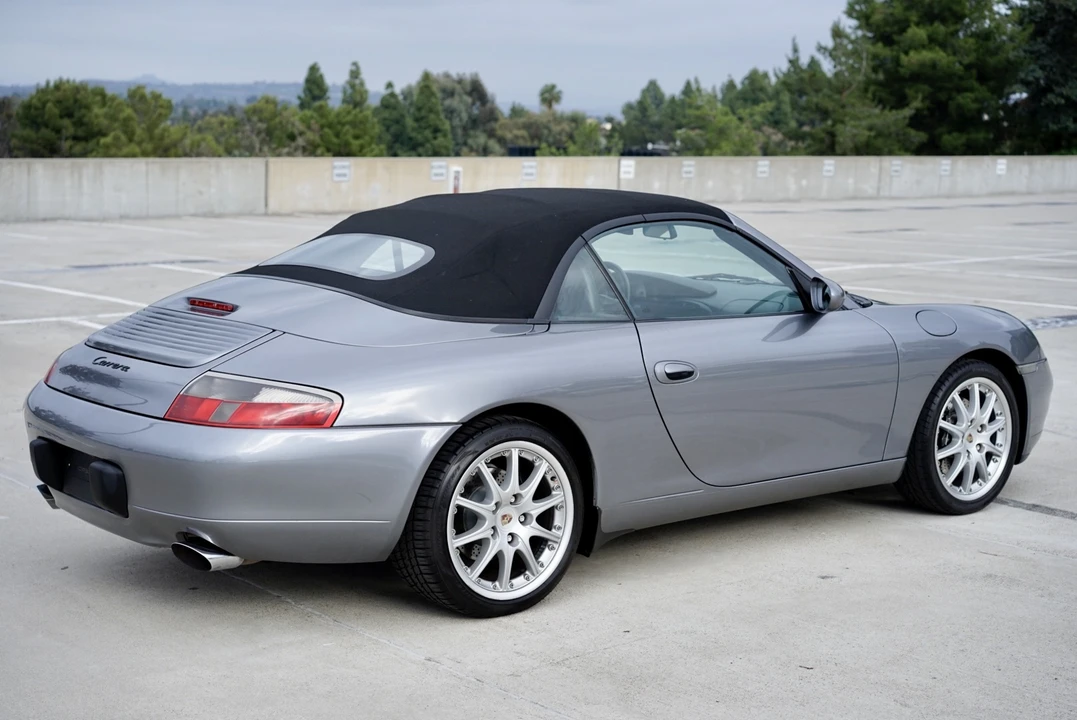 2001 Porsche 996 Carrera - Image 13 of 31