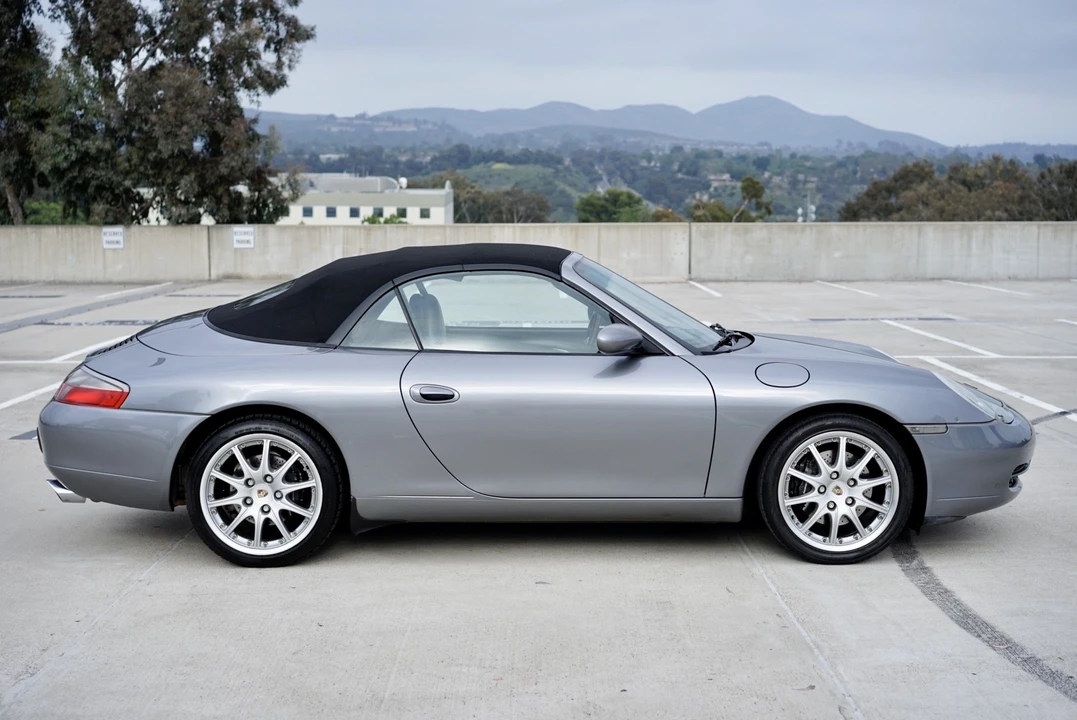 2001 Porsche 996 Carrera - Image 15 of 31
