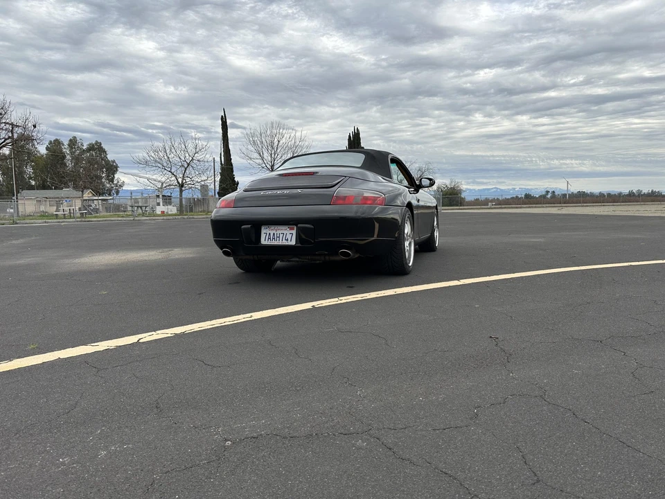 2001 Porsche 996 Carrera - Image 25 of 31
