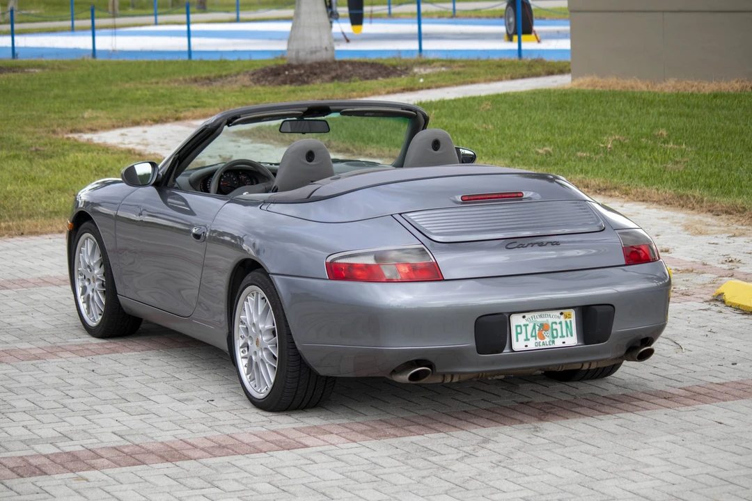 2001 Porsche 996 Carrera - Image 11 of 31