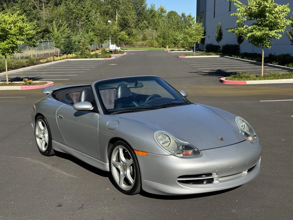 2001 Porsche 996 Carrera - Image 10 of 31