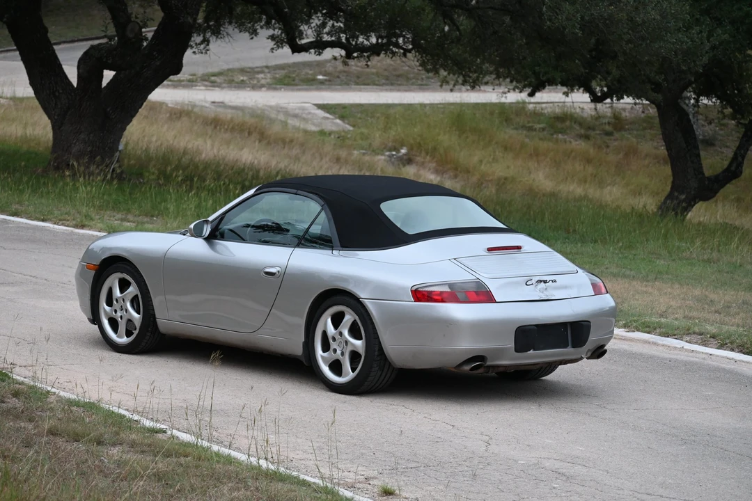 2001 Porsche 996 Carrera - Image 15 of 31