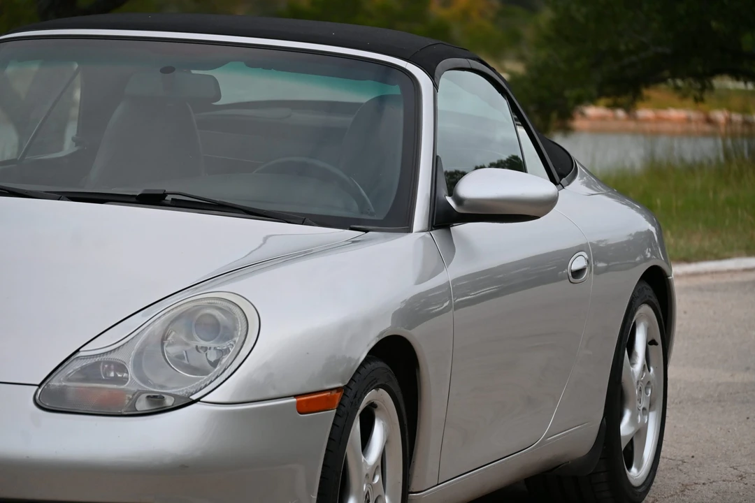 2001 Porsche 996 Carrera - Image 25 of 31