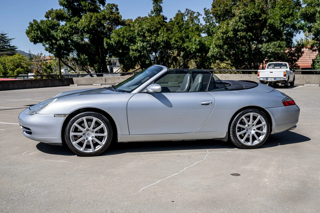 2001 Porsche 996 Carrera - Image 9 of 31