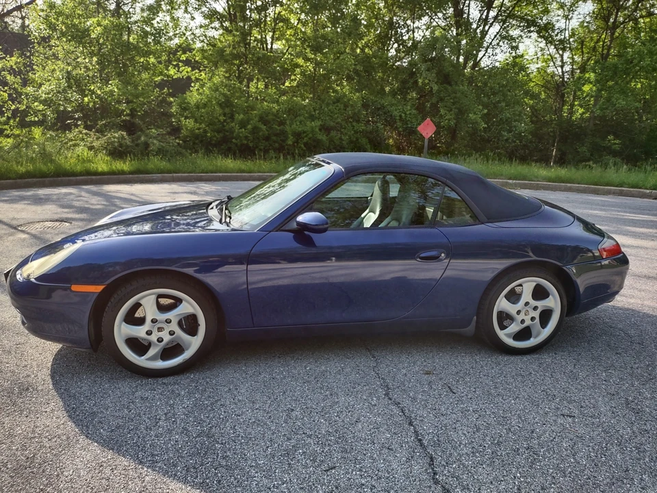 2001 Porsche 996 Carrera - Image 11 of 31