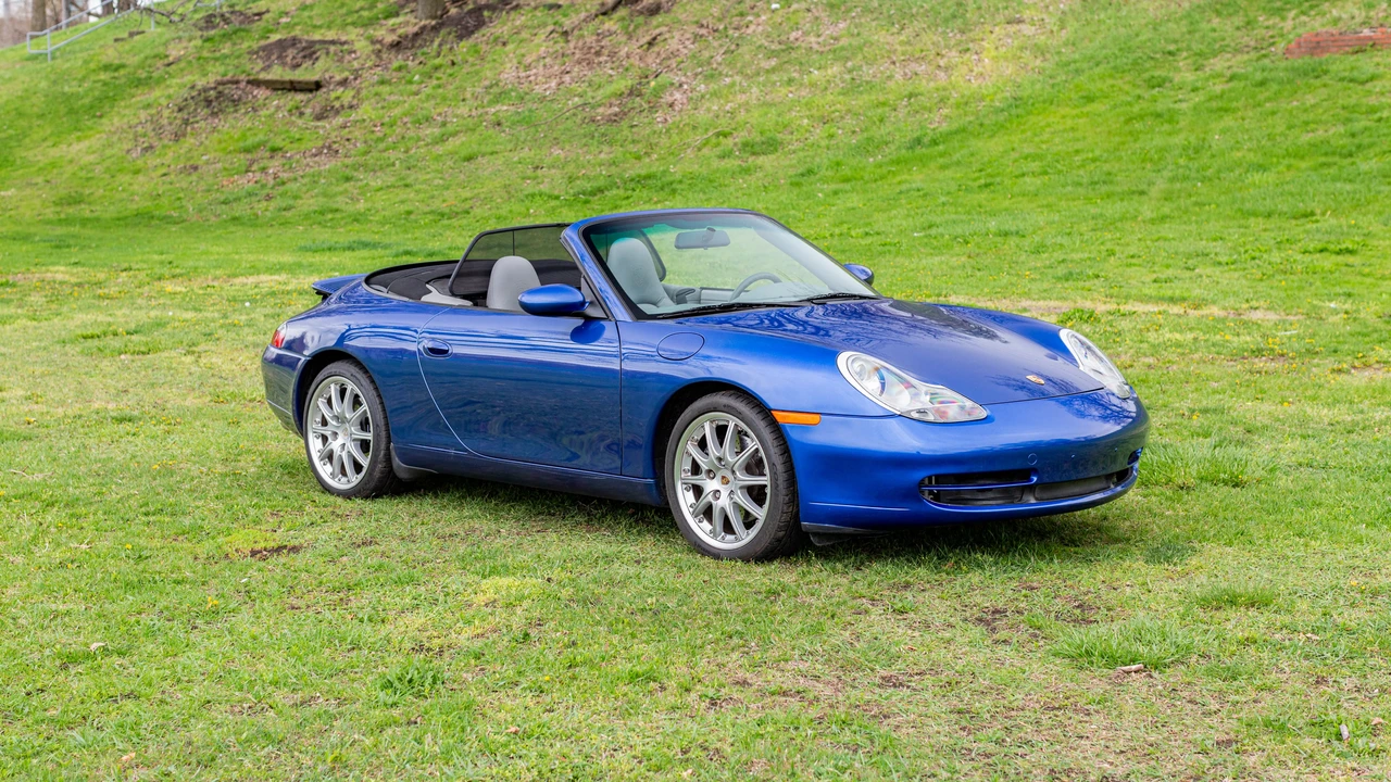 2001 Porsche 996 Carrera - Image 12 of 31
