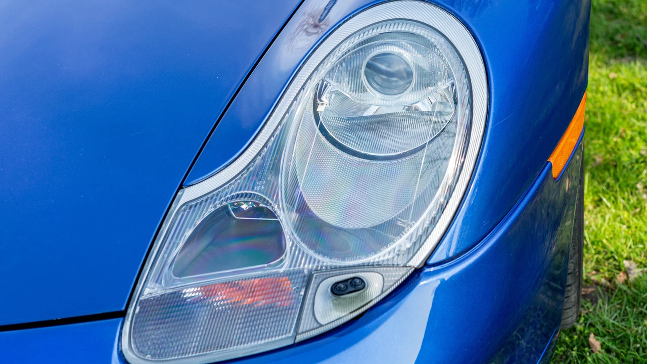 2001 Porsche 996 Carrera - Image 19 of 31