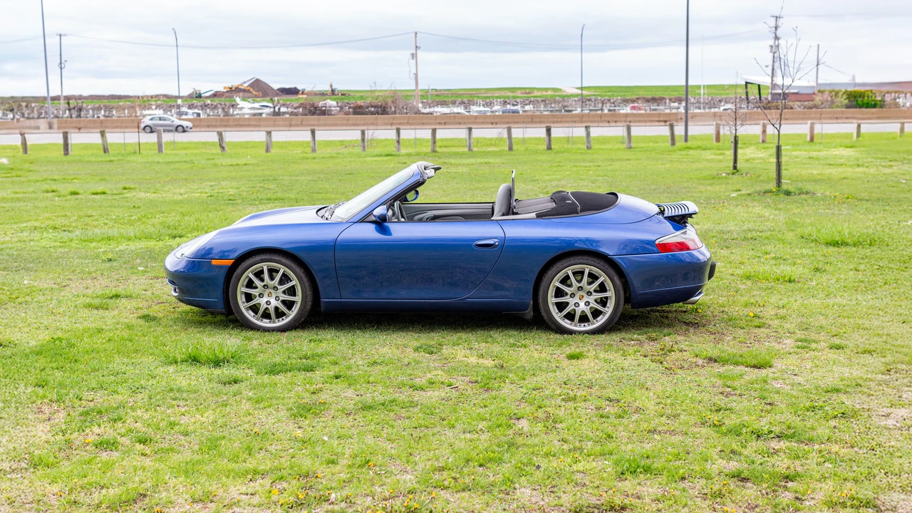 2001 Porsche 996 Carrera - Image 17 of 31