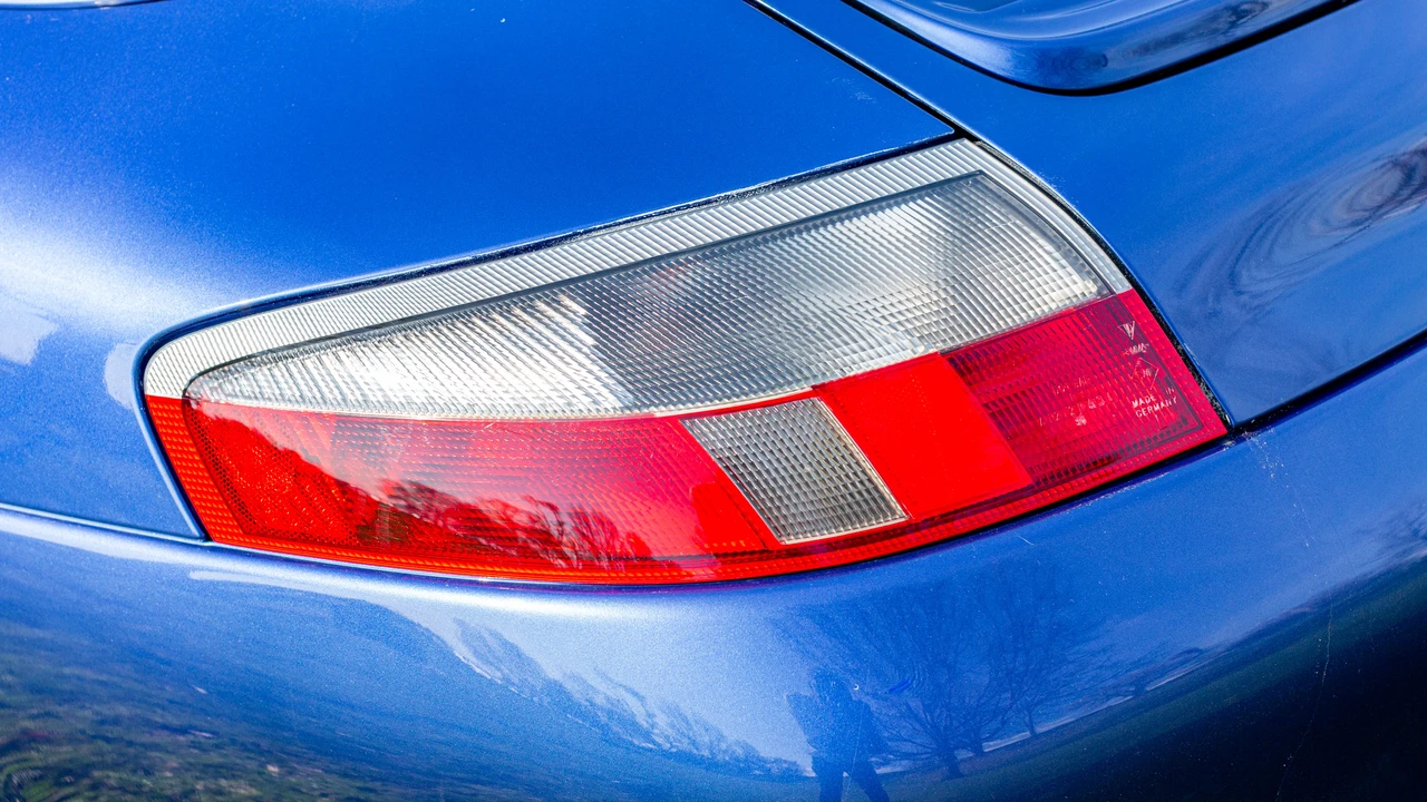 2001 Porsche 996 Carrera - Image 20 of 31
