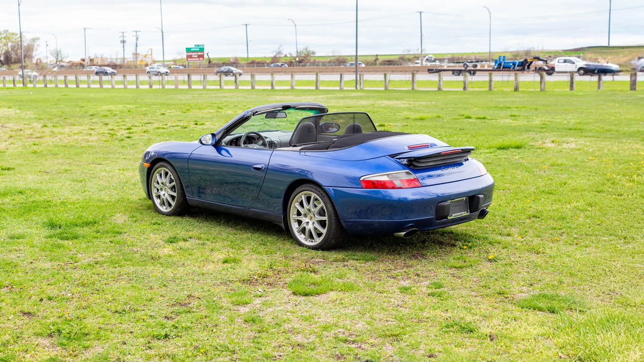 2001 Porsche 996 Carrera - Image 16 of 31