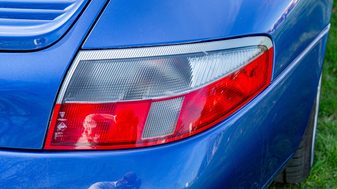 2001 Porsche 996 Carrera - Image 21 of 31