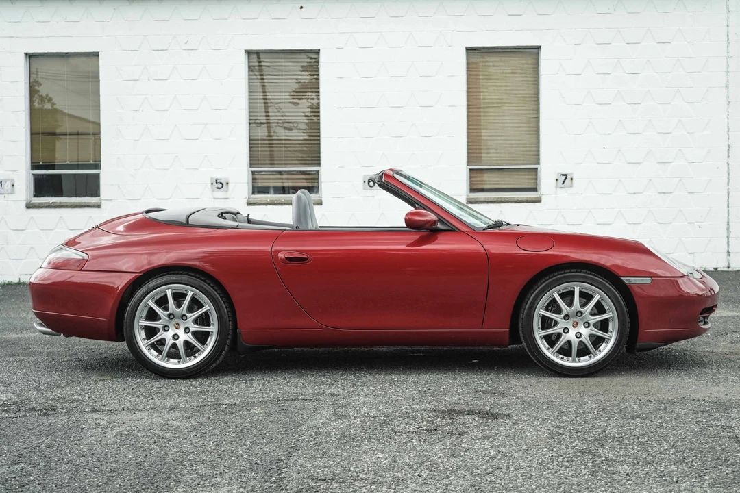 2001 Porsche 996 Carrera - Image 9 of 31
