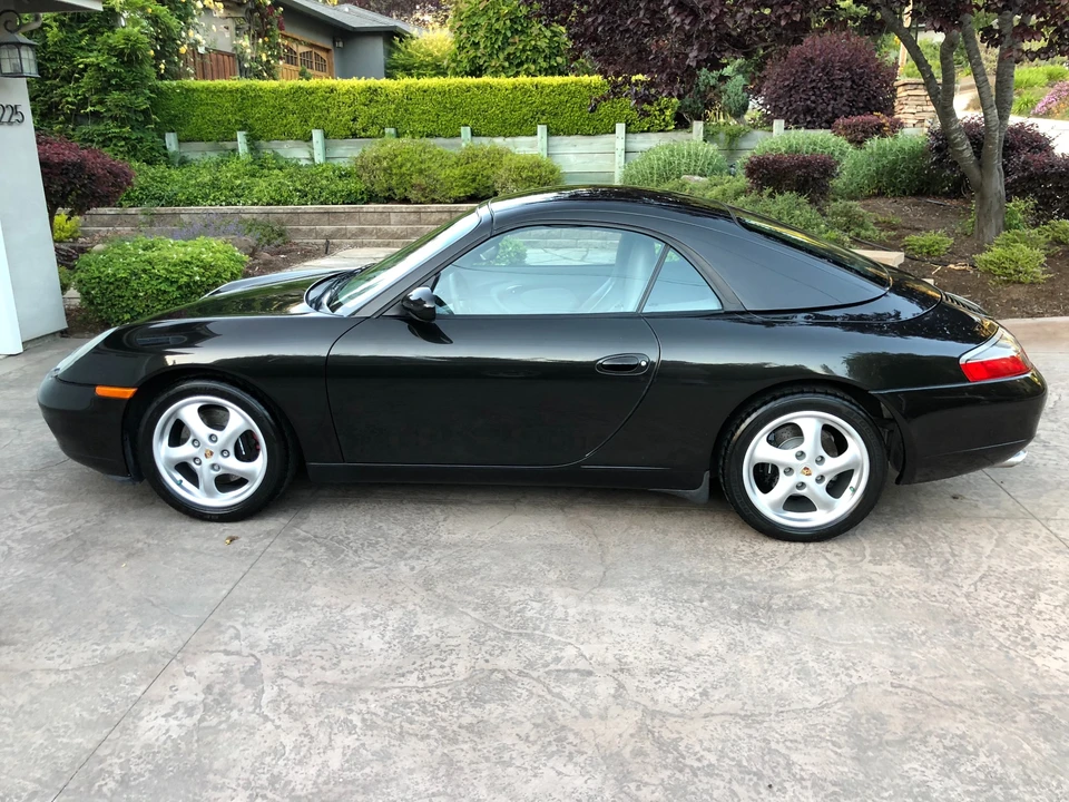 2001 Porsche 996 Carrera - Image 12 of 31
