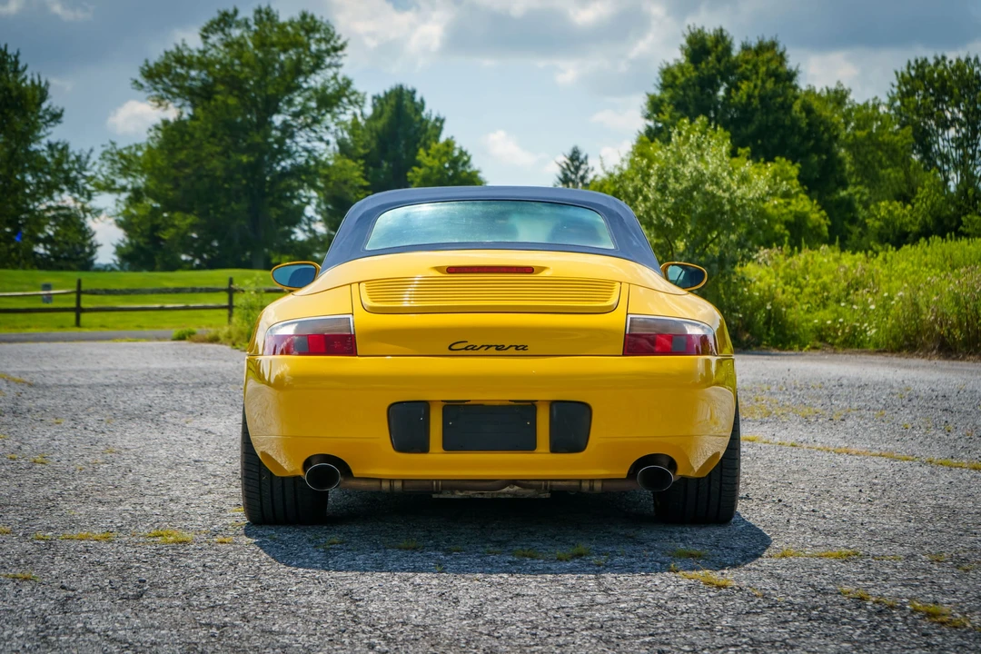 2001 Porsche 996 Carrera - Image 10 of 31