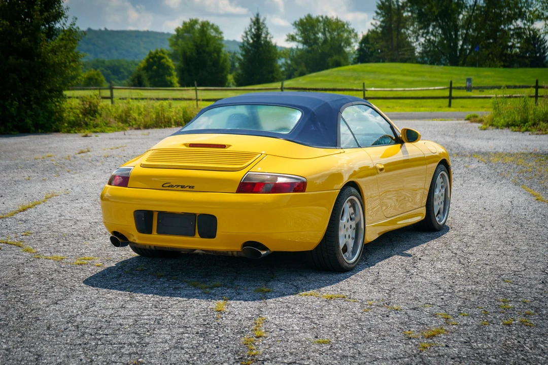 2001 Porsche 996 Carrera - Image 12 of 31