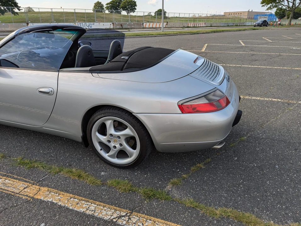 2001 Porsche 996 Carrera - Image 28 of 31