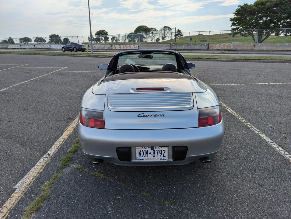 2001 Porsche 996 Carrera - Image 13 of 31