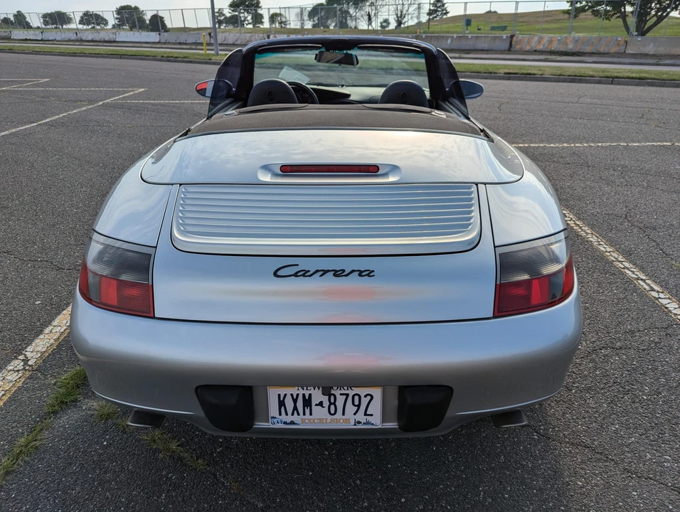 2001 Porsche 996 Carrera - Image 11 of 31