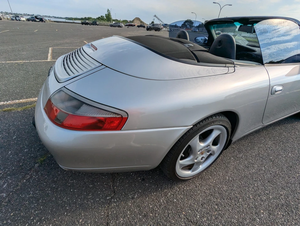 2001 Porsche 996 Carrera - Image 30 of 31